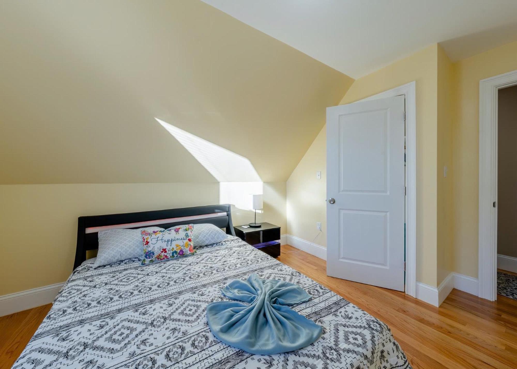 233-3 4br - Peaceful Escape Near Downtown Boston