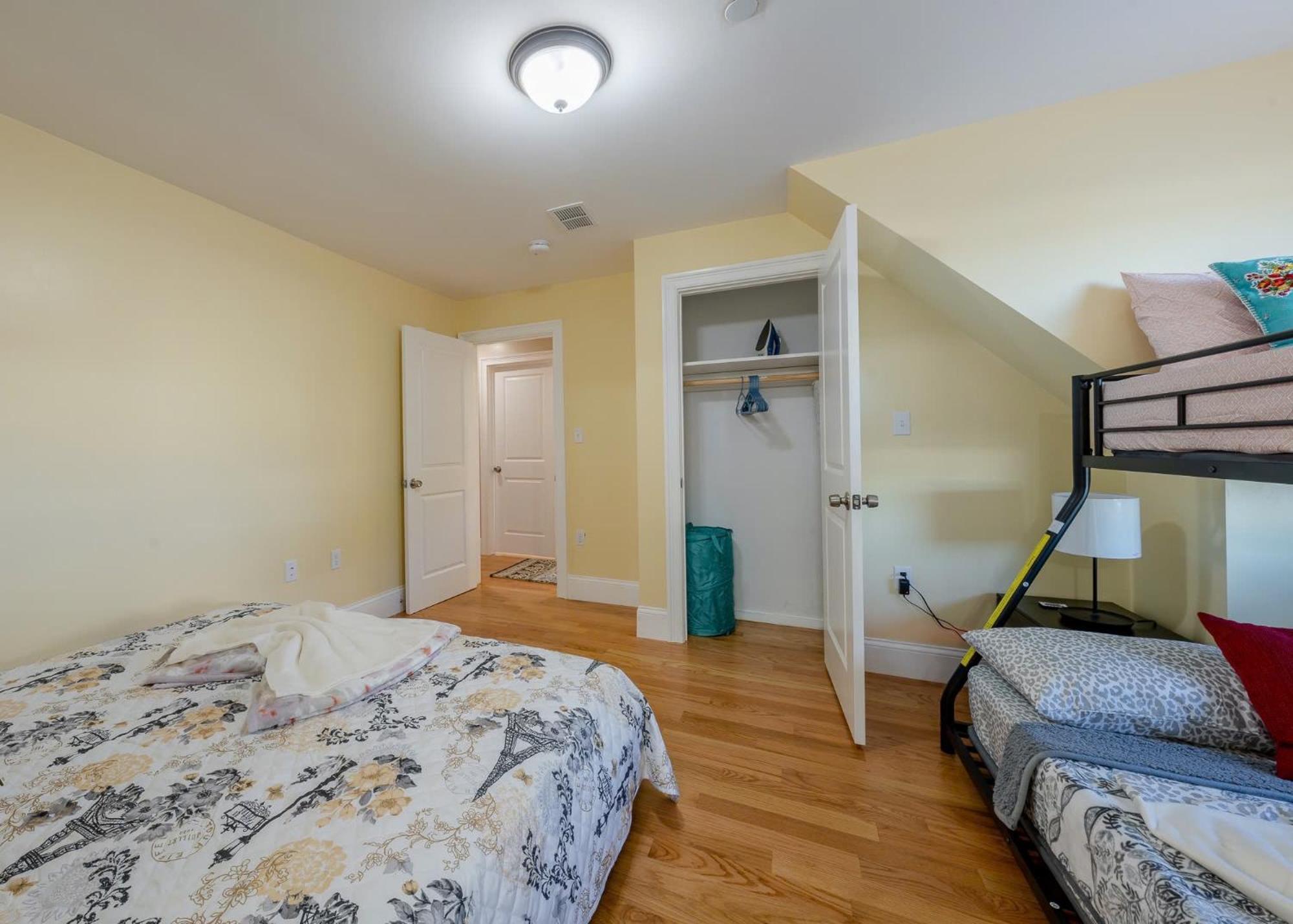 233-3 4br - Peaceful Escape Near Downtown * Boston